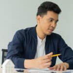 Tips merencanakan karier di usia muda agar sesuai harapan dengan langkah realistis, reflektif, dan relevan menghadapi dunia kerja.